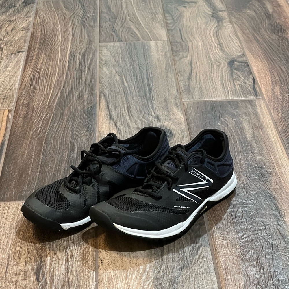 New Balance Minimus Sneaker size 8